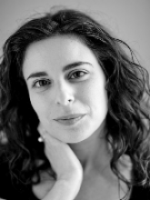 Black and white photo of Robyn Schiff