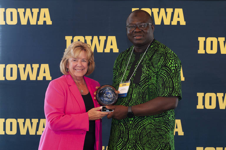President Wilson and Azeez Butali at 2023 Discovery and Innovation Awards