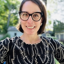 Sarah Bond headshot